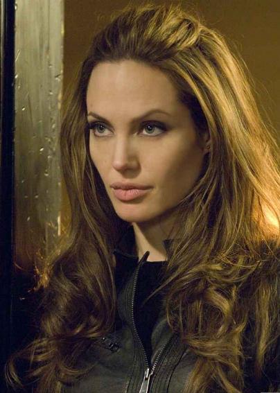  Autors: Fosilija Angelina Jolie Voight