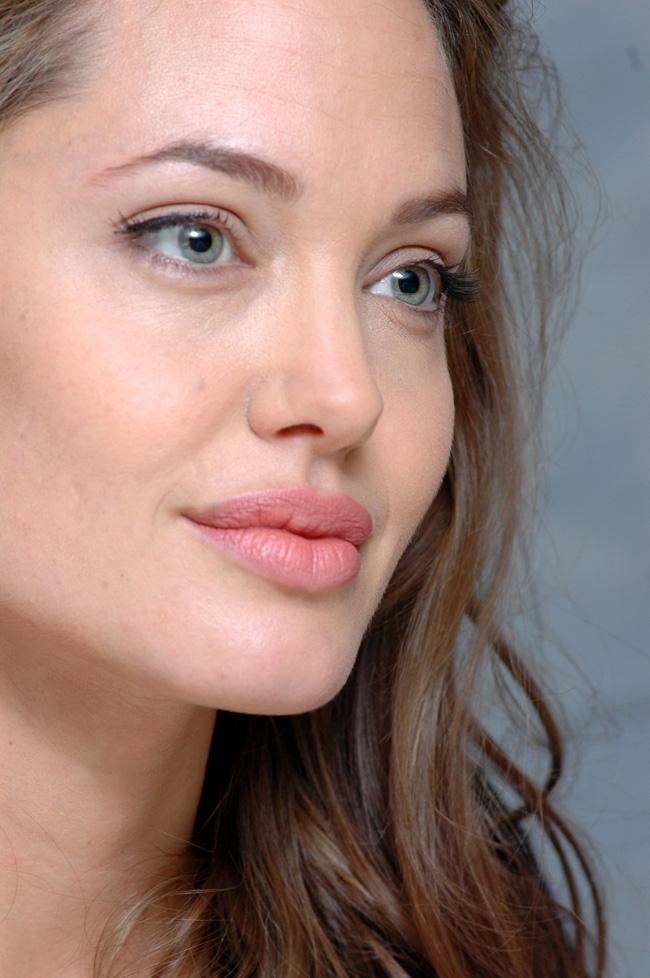  Autors: Fosilija Angelina Jolie Voight