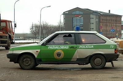 kādreiz ar šādu auto policija... Autors: NaurisR Liepāja toreiz un tagad 2002-2010