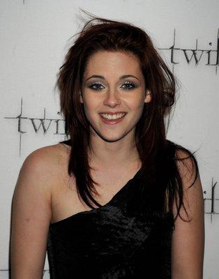  Autors: Fosilija Kristen Jaymes Stewart