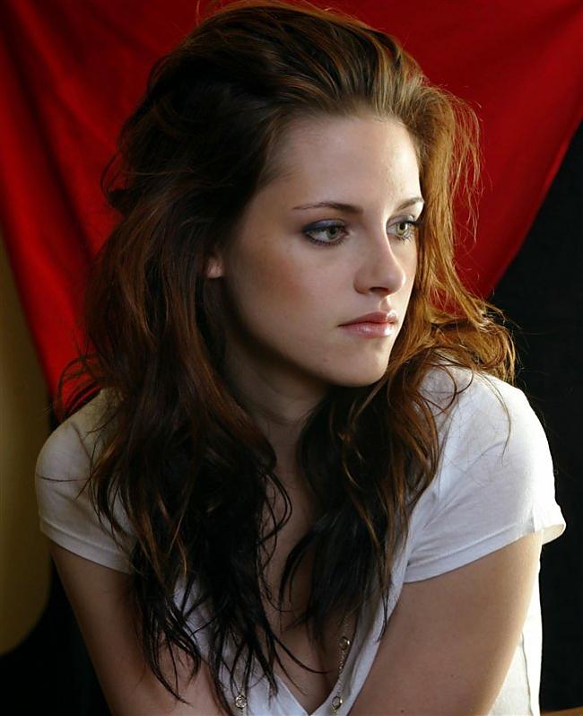  Autors: Fosilija Kristen Jaymes Stewart