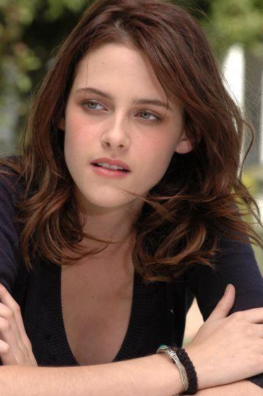  Autors: Fosilija Kristen Jaymes Stewart