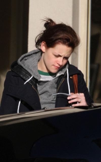  Autors: Fosilija Kristen Jaymes Stewart