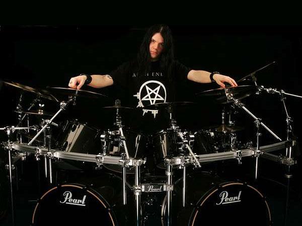 Daniel Erlandsson 34 ... Autors: Frantic Arch Enemy