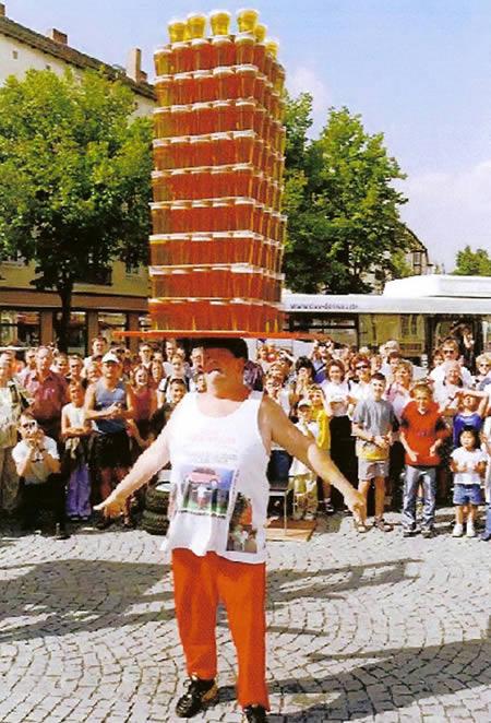 Pasaules rekords  kā visvairāk... Autors: Grandsire Pasaules rekordi, kas saistīti ar alu..