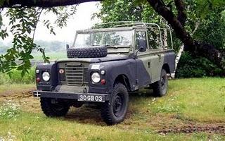 Apvidus automašīna Land Rover... Autors: Fosilija Latvijas armijas "21. gadsimta " kaujas zirgi