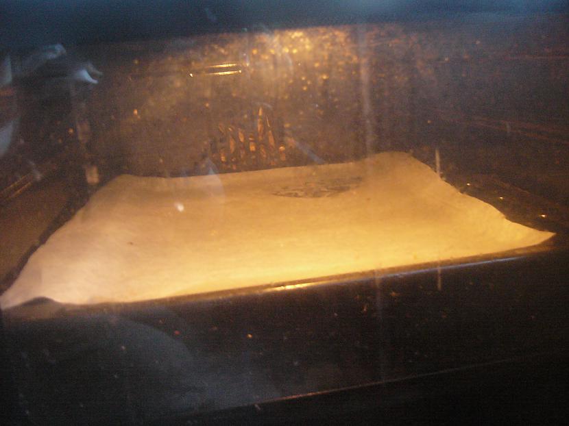 Mana cepeškrāsns... Autors: Shatred Pašgatavota kūka- Meteorīts.