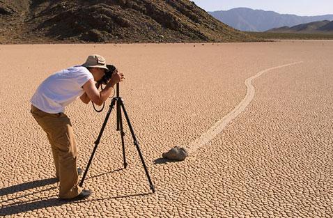 Reportieris filmēja akmeņu... Autors: Fosilija Brīnumi Nāves ielejā