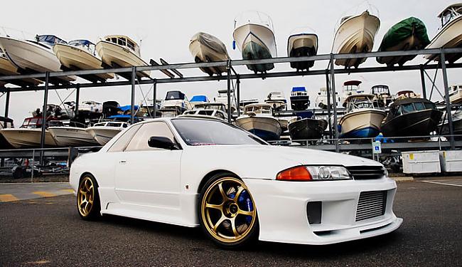  Autors: Partyjerk Nissan Skyline