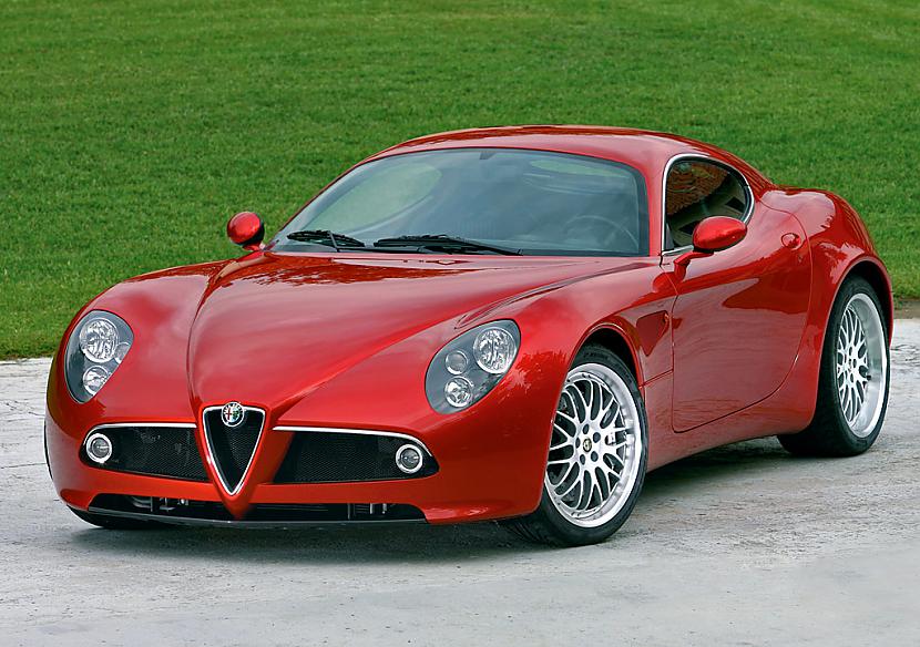 8C sirds ir 47 litru V8 motors... Autors: Jsssii Alfa Romeo 8C Competizione