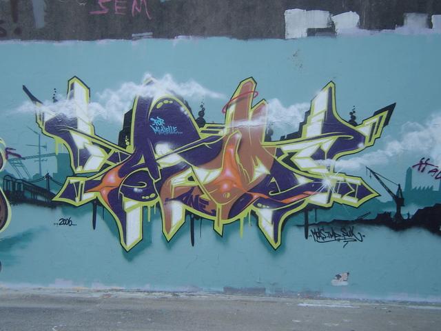  Autors: Fosilija ATOM graffiti art