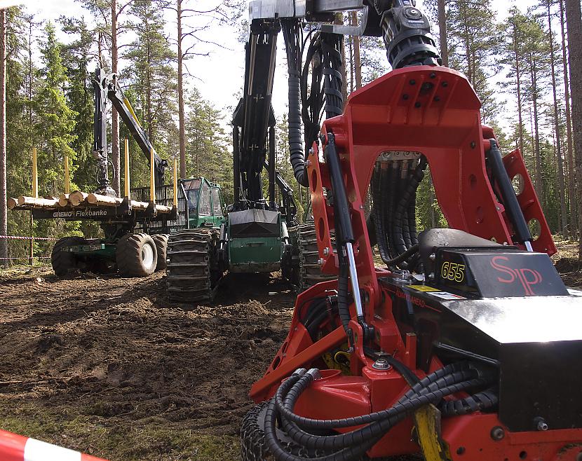  Autors: tuky Remote controled harvester