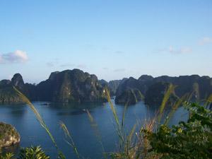 2 Cat Ba sala VjetnamaJa jums... Autors: Fosilija Top-10 Salas par kurām nebūsi dzirdējis.