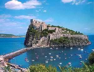 6 Ischia ItālijaLai arī... Autors: Fosilija Top-10 Salas par kurām nebūsi dzirdējis.