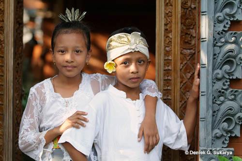 Kā Bali iedzīvotāji rīkojas ja... Autors: Thief Šokējoši stāsti par un ap dvīņiem