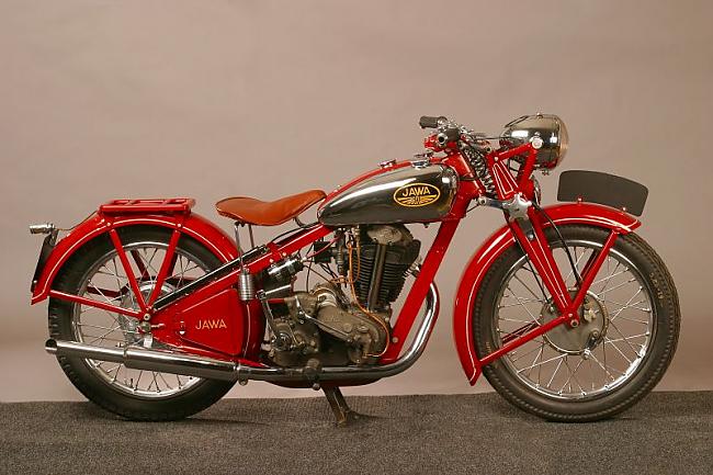 1934 Sāk ražot JAWA 350 SV... Autors: SLOtA JAWA vēsture