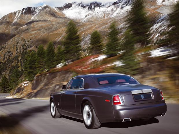  Autors: Fosilija Rolls Royce Phantom Coupe :)