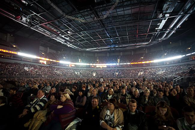  Autors: mrproxy Grupa Smokie uzstājas Arēnā Rīga (Foto)