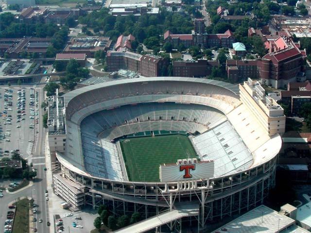 8 vietaNeilanda stadions... Autors: filips811 10 Lielākie sporta stadioni pasaulē