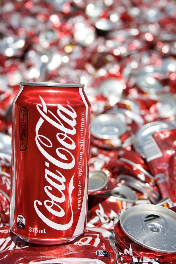 Izmantotais šrifts logo saucās... Autors: GoodMorningStarshine Fakti par Coca Colu