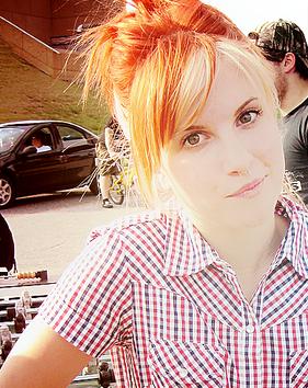  Autors: littlekoška Hayley Williams.