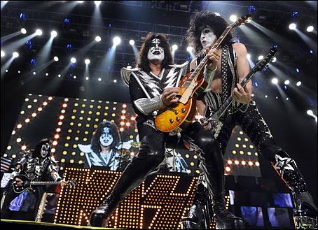 kiss Autors: oliveforgetme live concerts