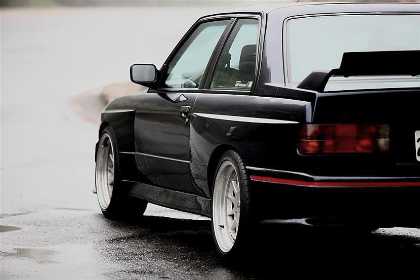  Autors: Nuro BMW E30 M3