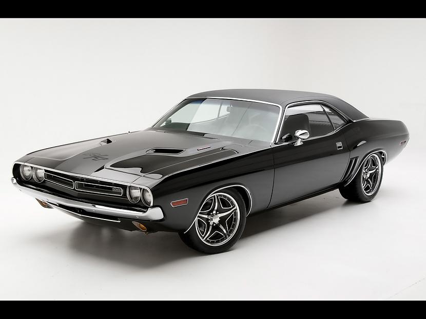  Autors: kipo555 1971 Dodge challenger RT