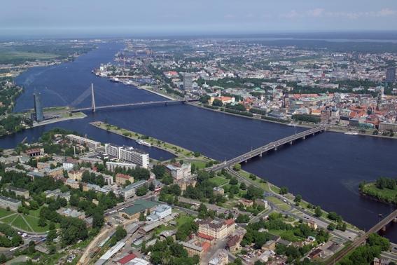 Rīga  Bagātākā un skaistākā... Autors: mazakuce Drausmīgākās pilsētas Latvijā