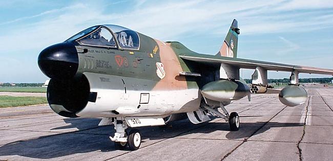 LTV A7 Corsair II Autors: kapars118 Pasaules neglītākās lidmašīnas