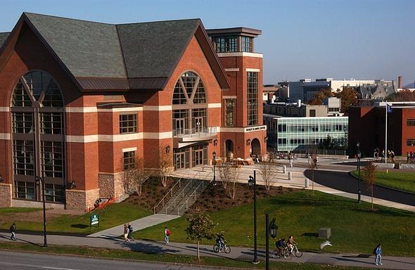 Vermontas universitāte Šo... Autors: SeReO 4 spoku apsēstas skolas.