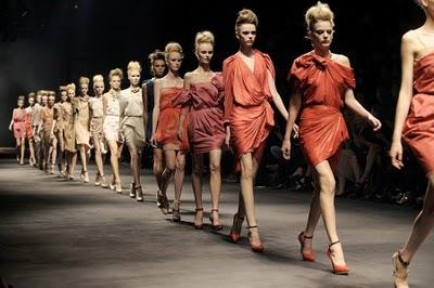  Autors: Gossip says Model, fashion