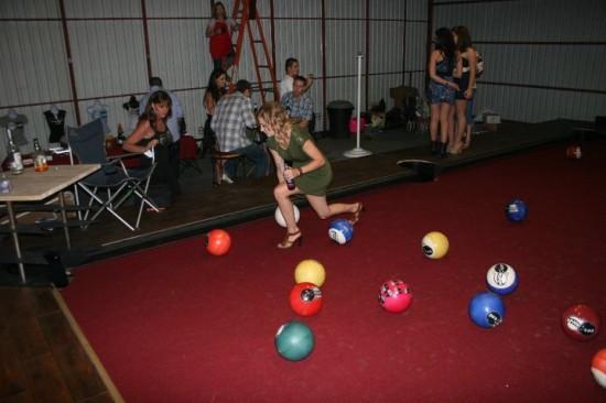  Autors: jogurc Pool + Bowling = Knokkers