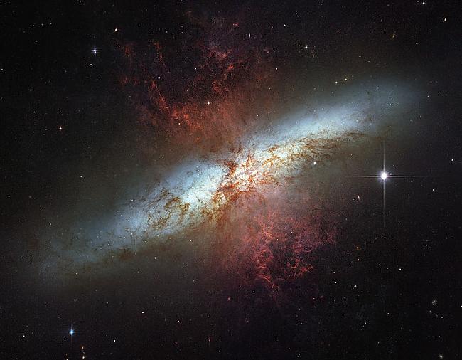 M82 the archetype starburst... Autors: itsjustaguy Visums : Vai arī, kā es beidzu uztraukties un iemīlēju k