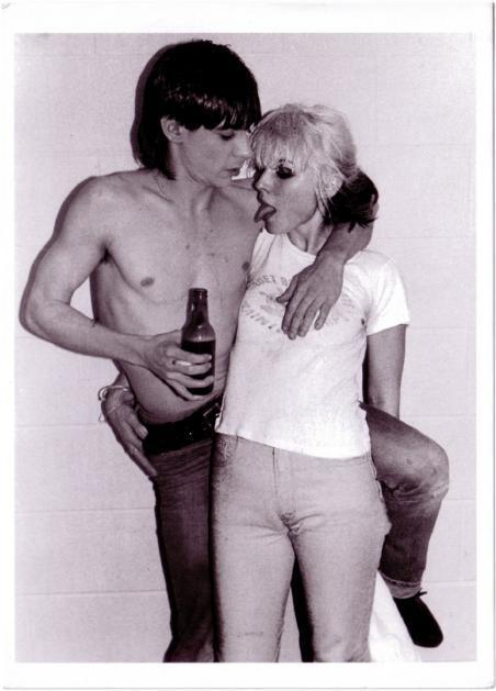 Iggy Pop and Blondie Autors: BīstamāGramatika Retas slavenību fotogrāfijas!