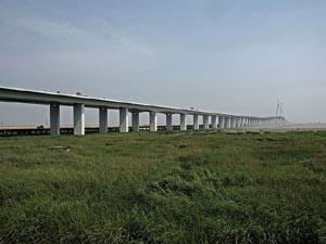 Pašlaik pasaulē garākais tilts... Autors: nauruha Ķīna būvēs pasaulē garāko tiltu