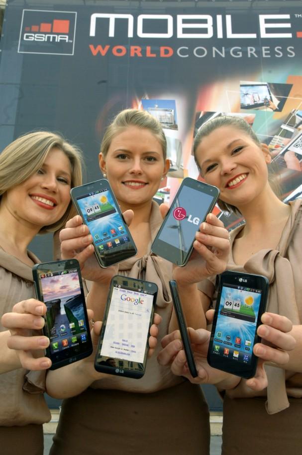 LG Optimus BlackLG Optimus... Autors: jenssy LG iepazīstina ar jaunākajiem tehnoloģiju sasniegumiem pa