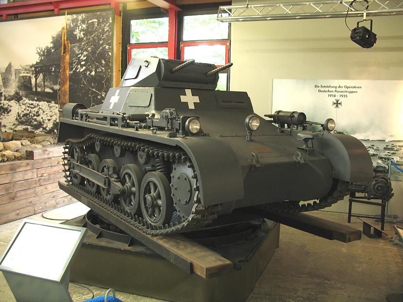 1934 gada jūlijā sāka ražot... Autors: CaMaRo Panzer I