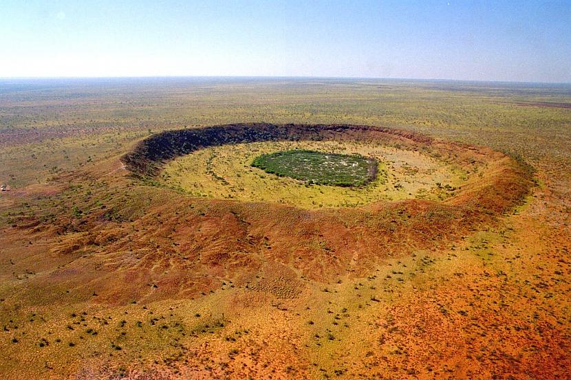 Wolfe Creek krāterisAustrālijā... Autors: Fosilija Lielākie meteorītu krāteri pasaulē