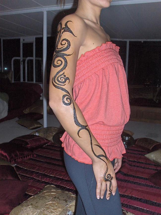 Pirmkārt atšķirībā no citiem... Autors: zirdziniece Hennas tetovejumi