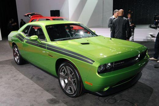  Autors: Fosilija Dodge-Challenger-srt8