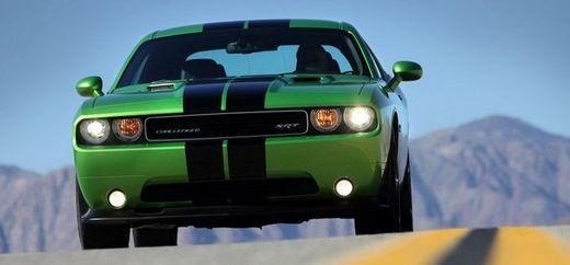  Autors: Fosilija Dodge-Challenger-srt8