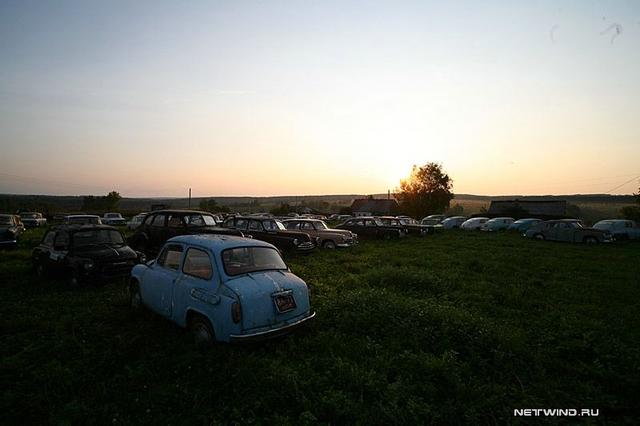  Autors: mazgavars Padomju auto kapsēta