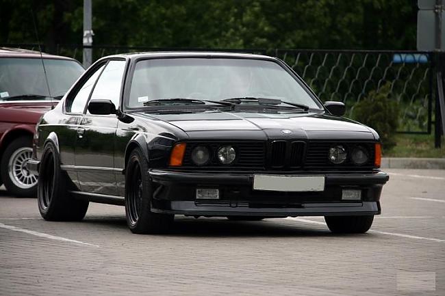  Autors: uibis BMW e24