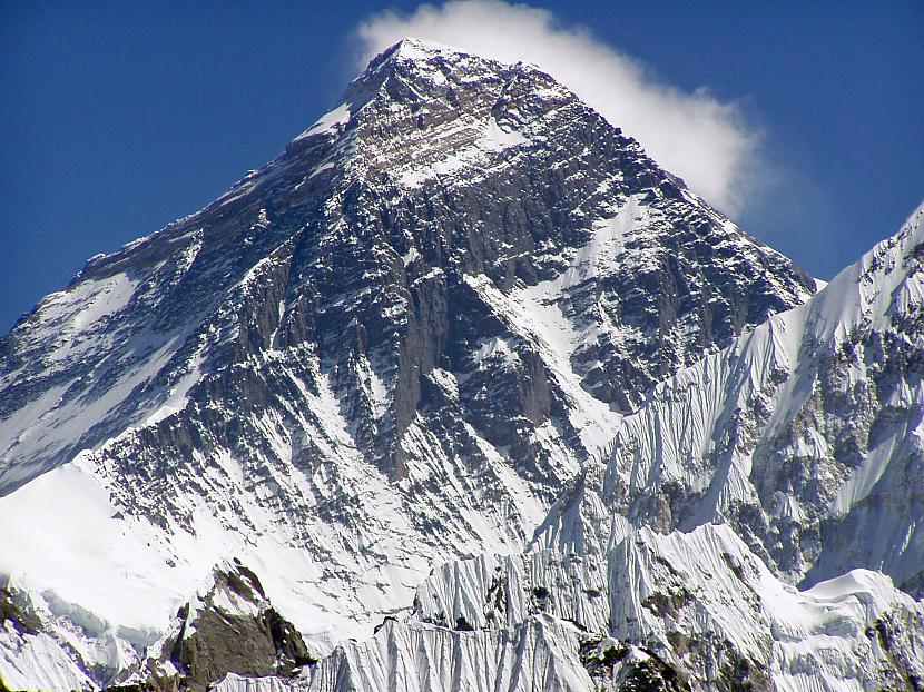 Everestā līdz 2008 gadam ir... Autors: filozofss Fakti un atbildes jautājumiem.