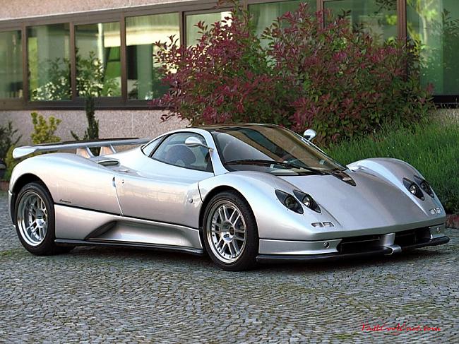 Pagani Zonda Autors: Fosilija Par atrām mašinā