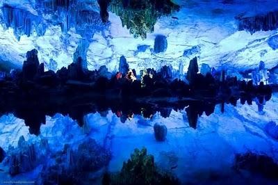 The Reed Flute Cave China Autors: AWESOME SNAKE 20 Most Beautiful Caves In The World