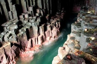 Cave of Fingal Scotland Autors: AWESOME SNAKE 20 Most Beautiful Caves In The World