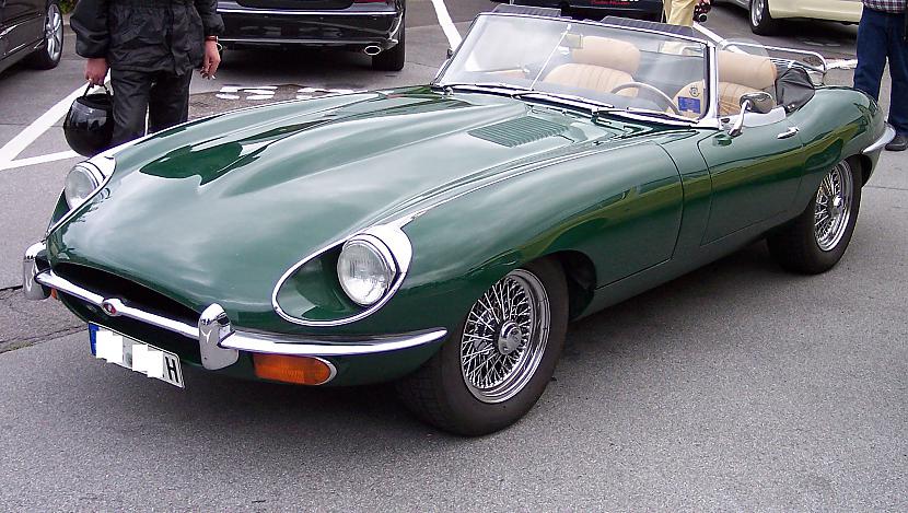  Autors: Fosilija Jaguar E-Type