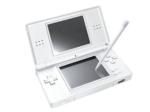 Nintendo DS 2004 Autors: TheDude5on Pārnēsājamo Spēļu konsoļu evolūcija